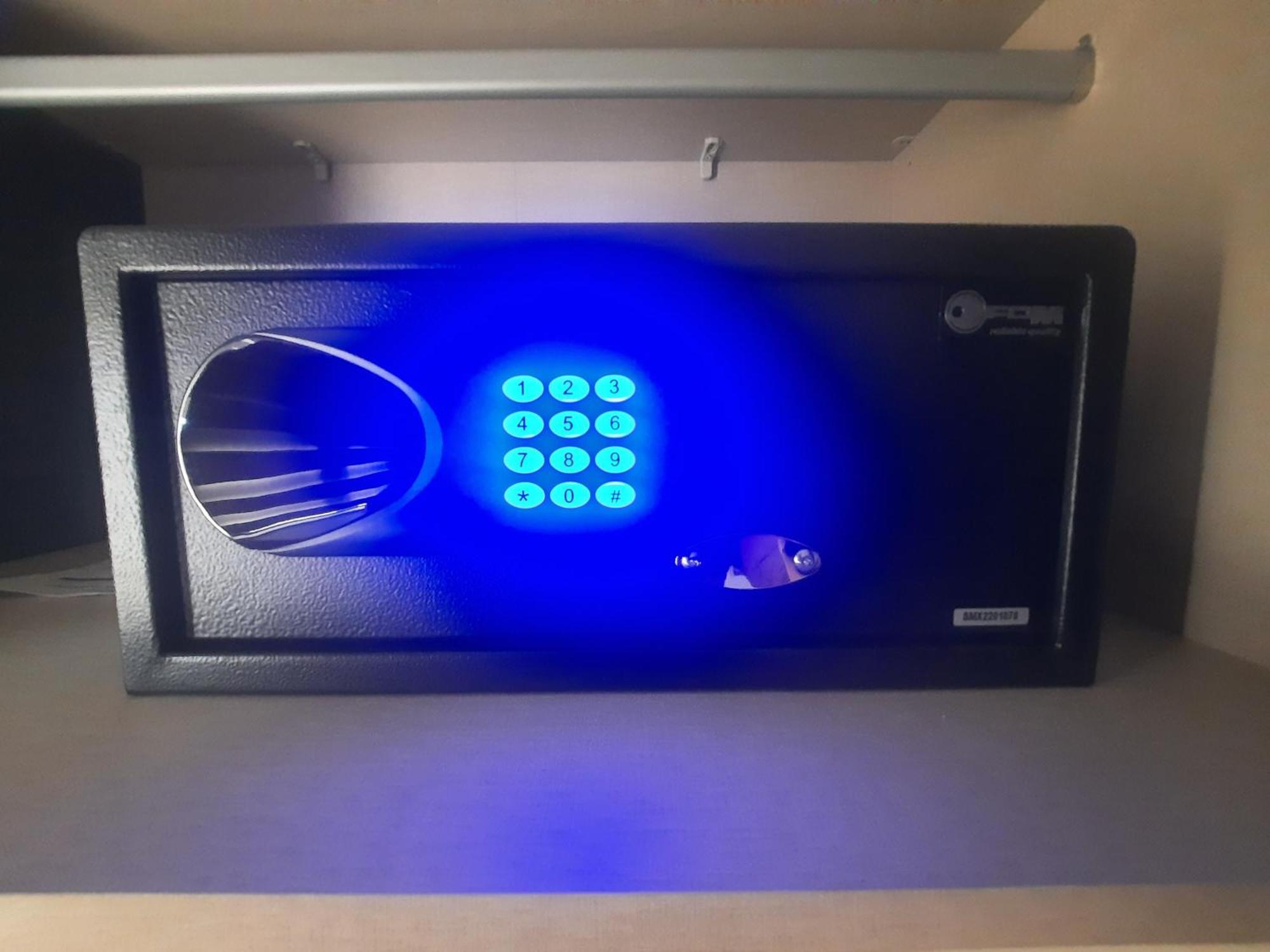 Apartman Lux-Besplatno Koriscenje Zasebne Garaze Sremska Mitrovica Exteriör bild